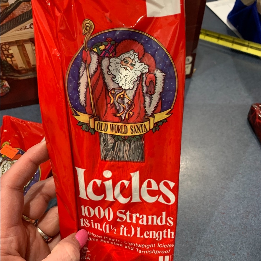 Tinsel , Old World Santa Silver 18” Lg Icicles Tinsel 1000 - Picture 4 of 4
